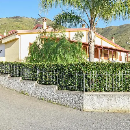 Vittoria Holiday home
