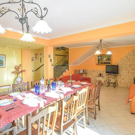 Holiday home Vittoria *